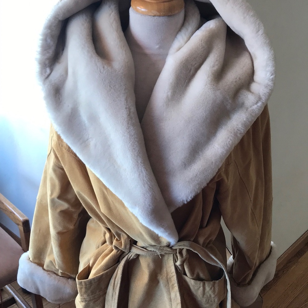 Cayenne suede sheepskin coat fur collar and cuffs